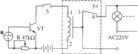 Solar light control switch composed of silicon photocell