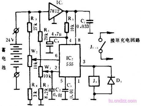 Uninterruptible power supply storage battery voltage monitor circuit