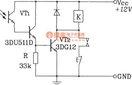 Photonics relay with locking function which is made by Darlington phototransistor