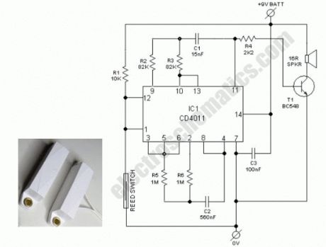 Door ajar alarm circuit