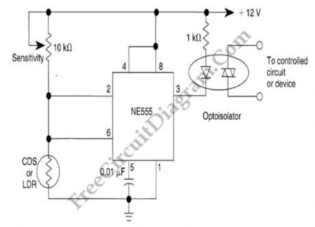 555 IC Hysteresis for Dark Activated Relay
